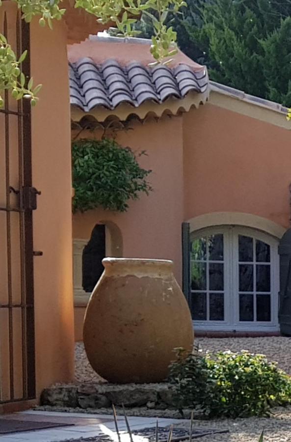 Pierres Blanches Bed & Breakfast Cotignac Exterior foto
