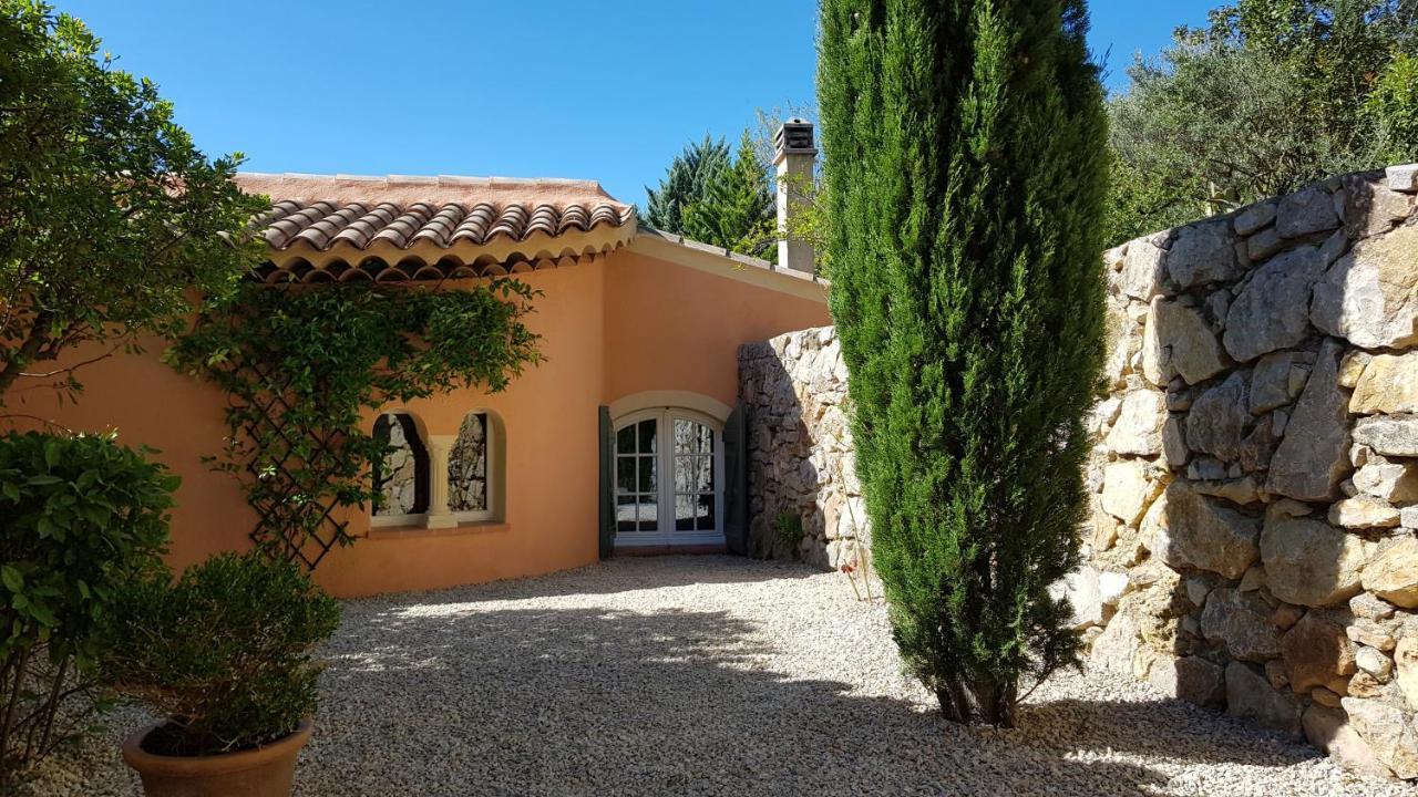 Pierres Blanches Bed & Breakfast Cotignac Exterior foto