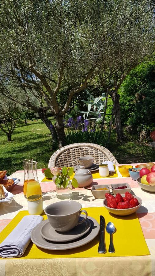 Pierres Blanches Bed & Breakfast Cotignac Exterior foto